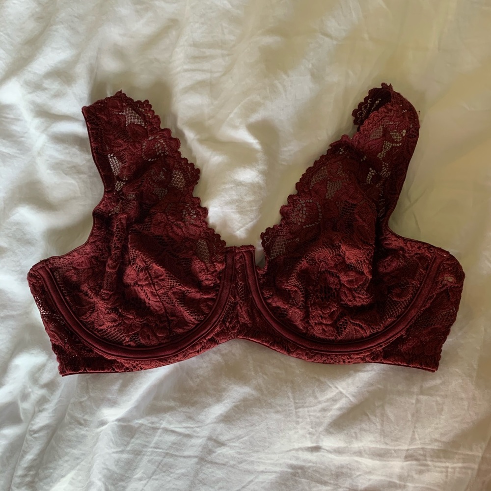 Fredericks of Hollywood red lace bra